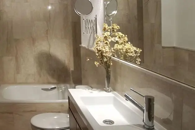 Deluxe Stüdyo, Kule