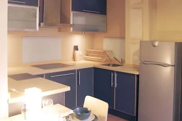 Deluxe Stüdyo, Kule