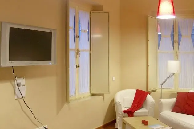 Deluxe Stüdyo, Zemin Kat