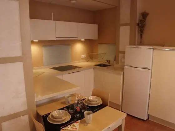 Deluxe Stüdyo, Zemin Kat