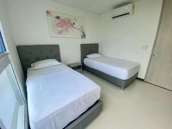 Apartamento Elite, 2 habitaciones, vistas al mar (SMR332A)