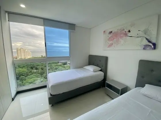 Apartamento Elite, 2 habitaciones, vistas al mar (SMR332A)