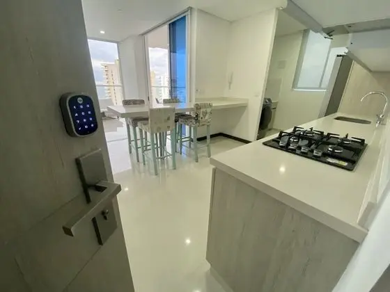 Apartamento Elite, 2 habitaciones, vistas al mar (SMR332A)