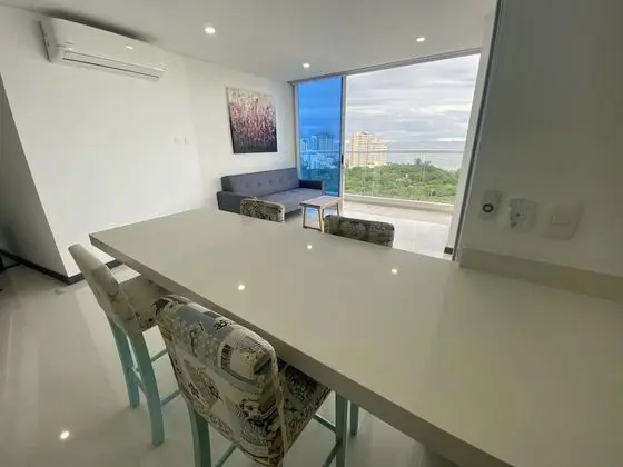 Apartamento Elite, 2 habitaciones, vistas al mar (SMR332A)