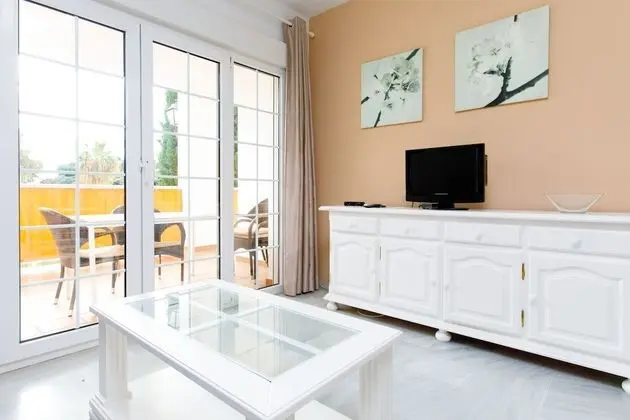 Apart Daire, 2 Yatak Odası, Teras, Havuz Manzaralı (Apartamento N3)