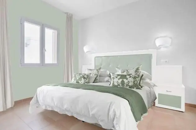 Apart Daire, Balkon, Havuz Manzaralı