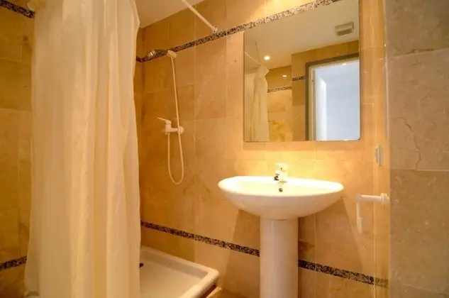 Apart Daire, 3 Yatak Odası (125)