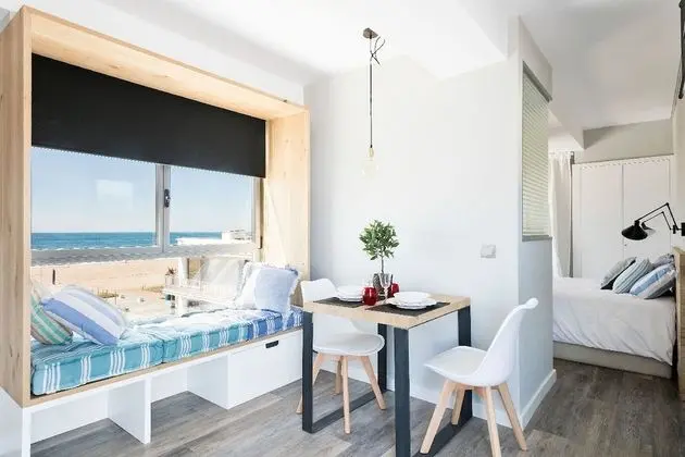 Romantic Çatı Katı (Loft), 1 Büyük (Queen) Boy Yatak, Deniz Manzaralı, Denize Sıfır