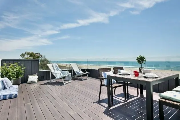 Romantic Çatı Katı (Loft), 1 Büyük (Queen) Boy Yatak, Deniz Manzaralı, Denize Sıfır