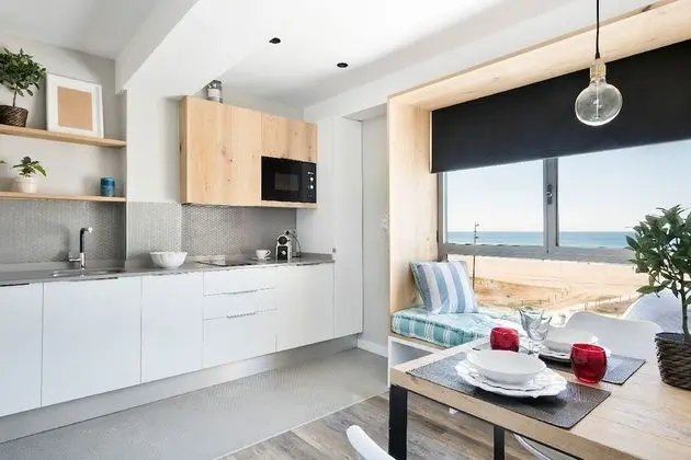 Romantic Çatı Katı (Loft), 1 Büyük (Queen) Boy Yatak, Deniz Manzaralı, Denize Sıfır