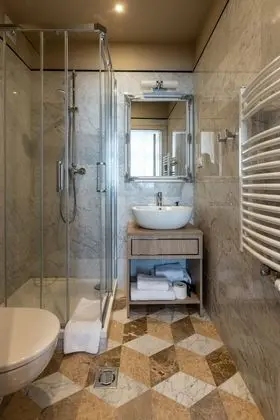 Deluxe Üç Kişilik Oda