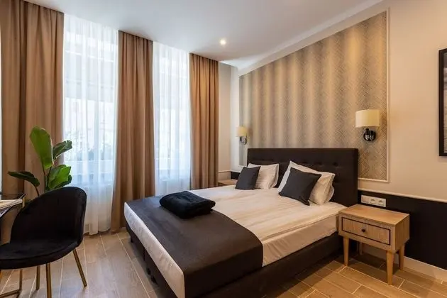 Standard Tek Büyük Yataklı Oda