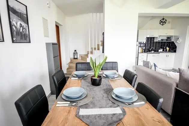 2-level Deluxe Apartment (1)