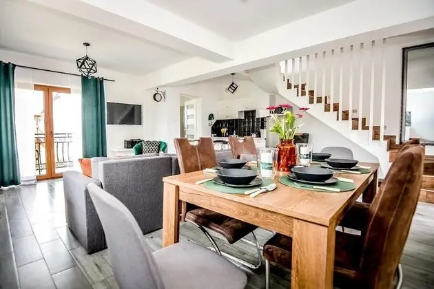 2-level Deluxe Apartment (1)