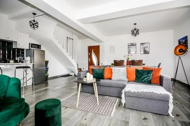 2-level Deluxe Apartment (2)