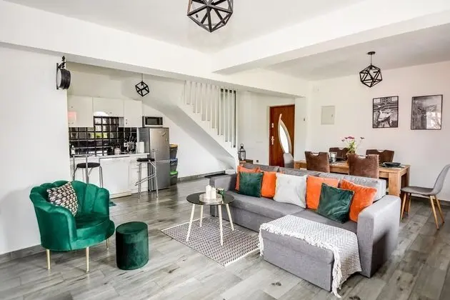 2-level Deluxe Apartment (2)