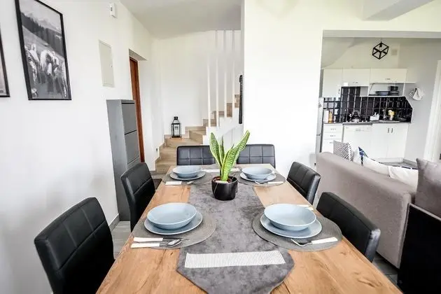 2-level Deluxe Apartment (2)