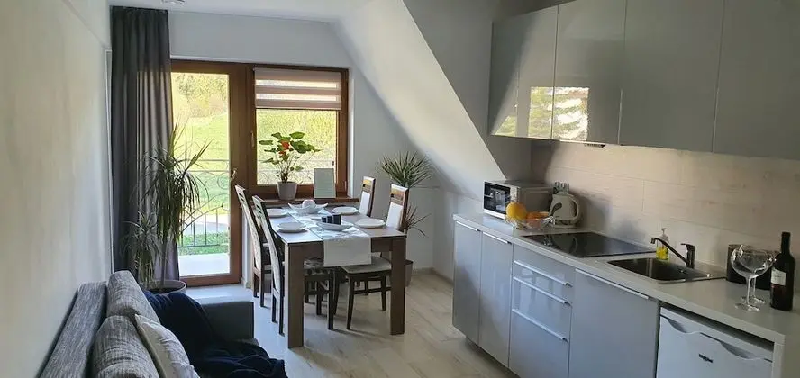 Apart Daire, 1 Büyük (Queen) Boy Yatak ve Çekyat, Dağ Manzaralı (B)