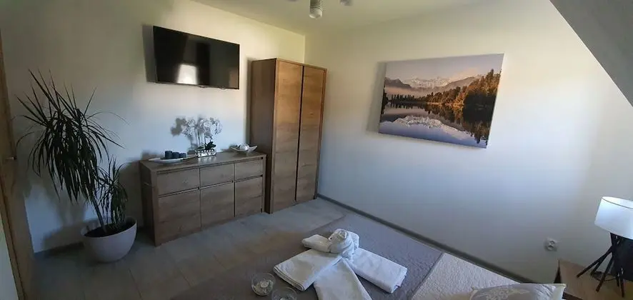 Apart Daire, 1 Büyük (Queen) Boy Yatak ve Çekyat, Dağ Manzaralı (C)