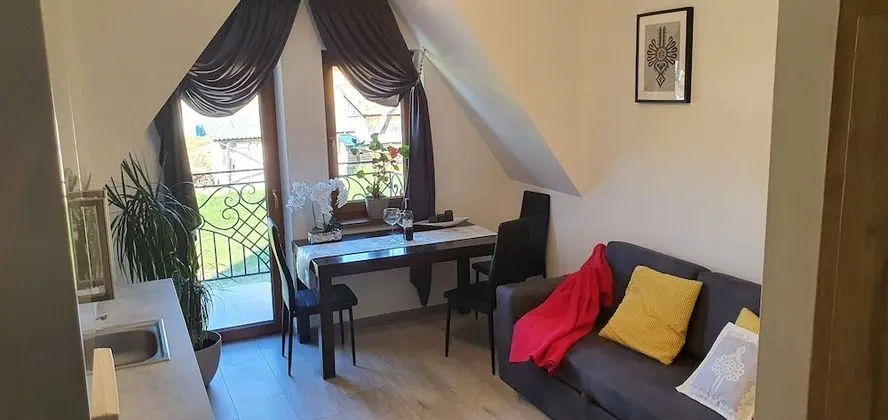 Apart Daire, 1 Büyük (Queen) Boy Yatak ve Çekyat, Dağ Manzaralı (C)