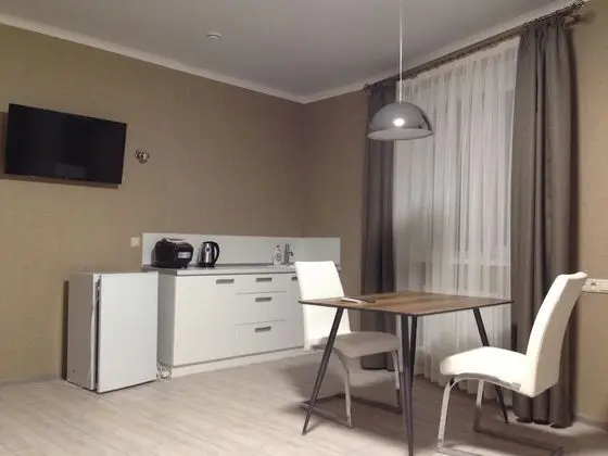 Family Stüdyo, Sigara İçilmez, Avlu Manzaralı