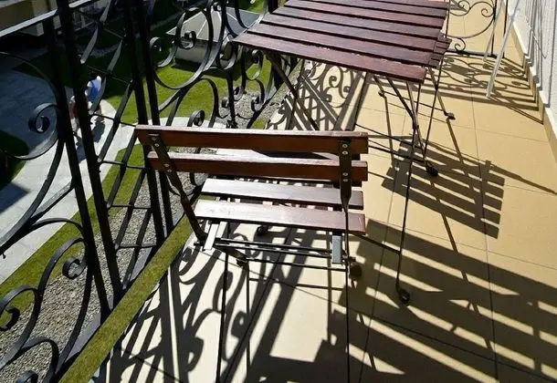 Stüdyo (Uzdrowiskowa 9)