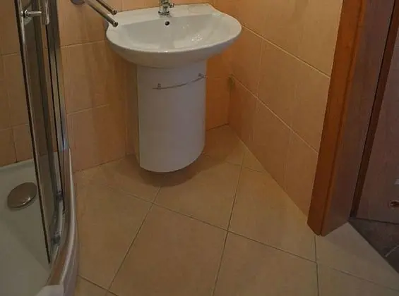 Stüdyo (Uzdrowiskowa 9)