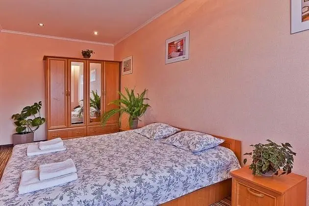 Standard Apart Daire, 1 Yatak Odası (Prospect Nezavisimosti, 52)