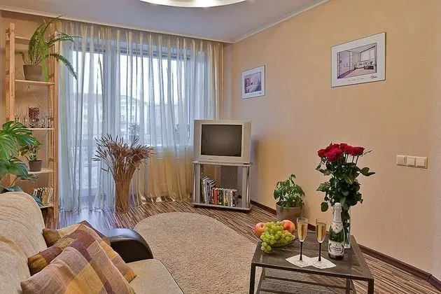 Standard Apart Daire, 1 Yatak Odası (Prospect Nezavisimosti, 52)