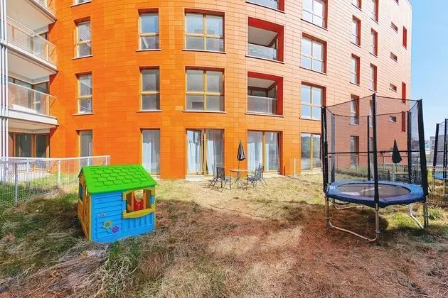 Apart Daire, Bahçe Manzaralı (90b)