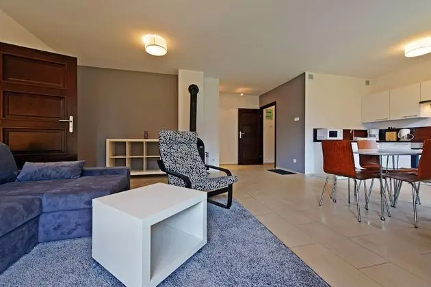 Apart Daire (Komuny Paryskiej 31/1)