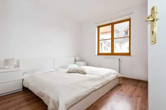 Apart Daire (Komuny Paryskiej 87/1)