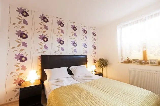Apart Daire, Teras (Komuny Paryskiej  29/1)