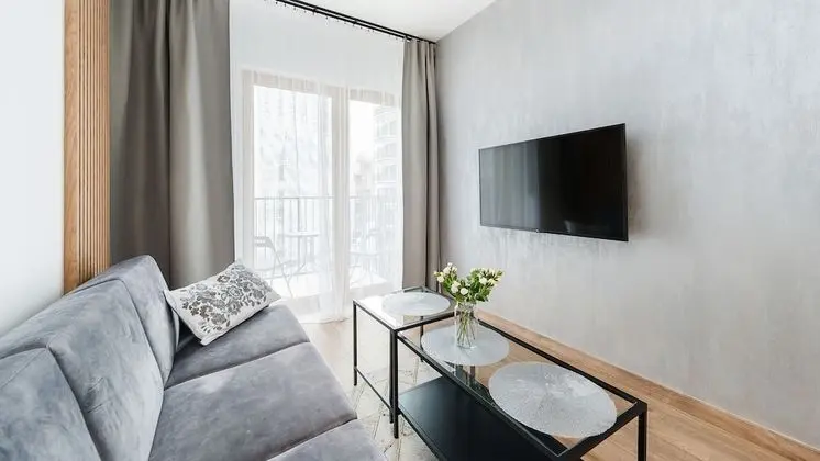 Apartament (177 J)