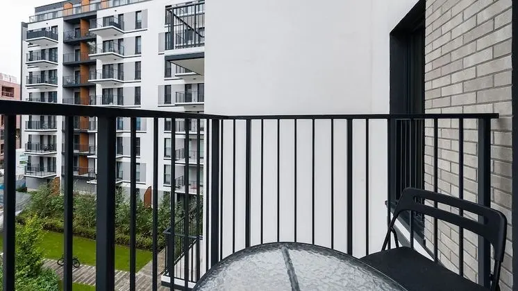Apartament (177 J)