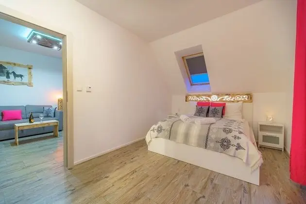 Deluxe Apart Daire (Fuksja)