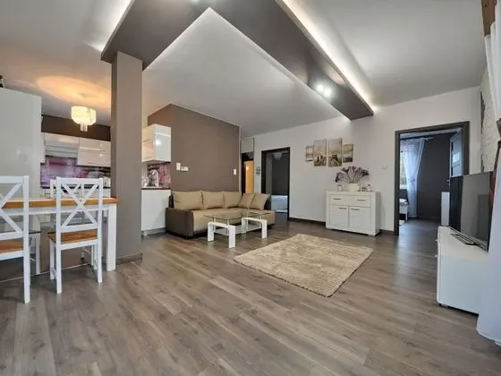Ev
