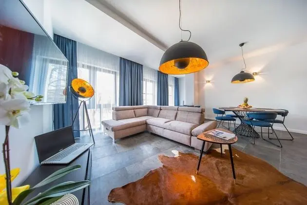 Apart Daire, 1 Büyük (Queen) Boy Yatak ve Çekyat