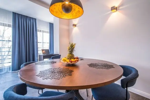 Apart Daire, 1 Büyük (Queen) Boy Yatak ve Çekyat