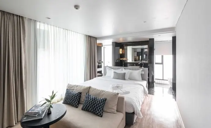 Executive Modern Room