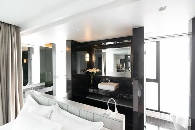 Executive Modern Room