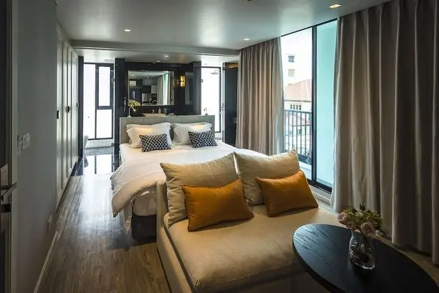 Executive Modern Room