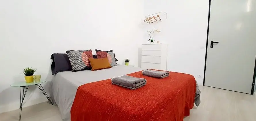 Basic Tek Büyük Yataklı Oda