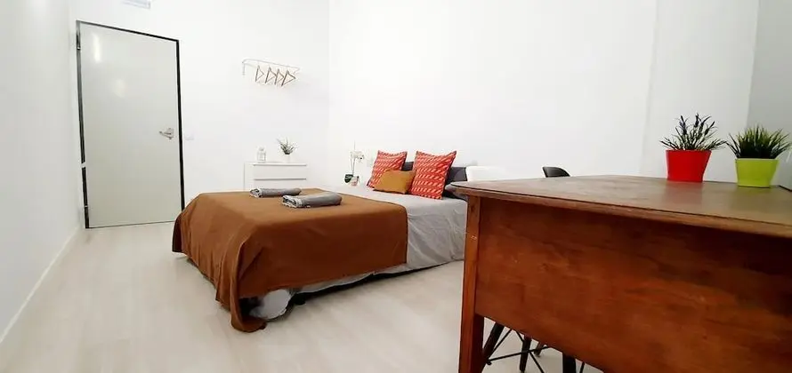 Basic Tek Büyük Yataklı Oda