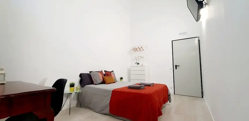 Basic Tek Büyük Yataklı Oda