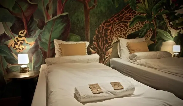 Tek Büyük Yataklı Oda, Ortak Banyo