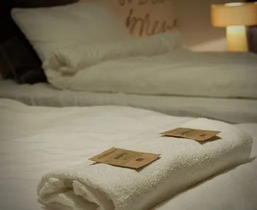 Tek Büyük Yataklı Oda, Ortak Banyo