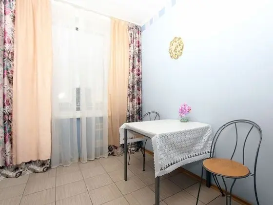 Odada yemek servisi