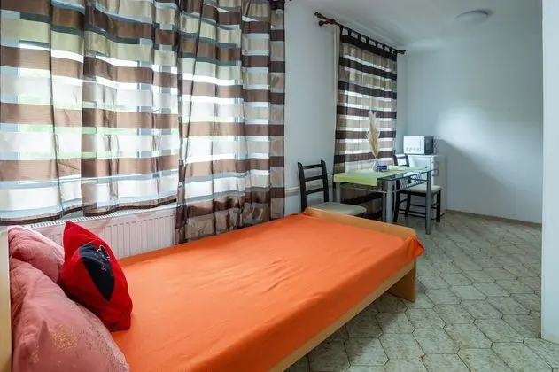 Stüdyo (Room 5)