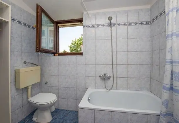 Family Apart Daire, 1 Çift Kişilik Yatak ve Çekyat, Bahçeli (Apartman Brankica 3 Island Krk)